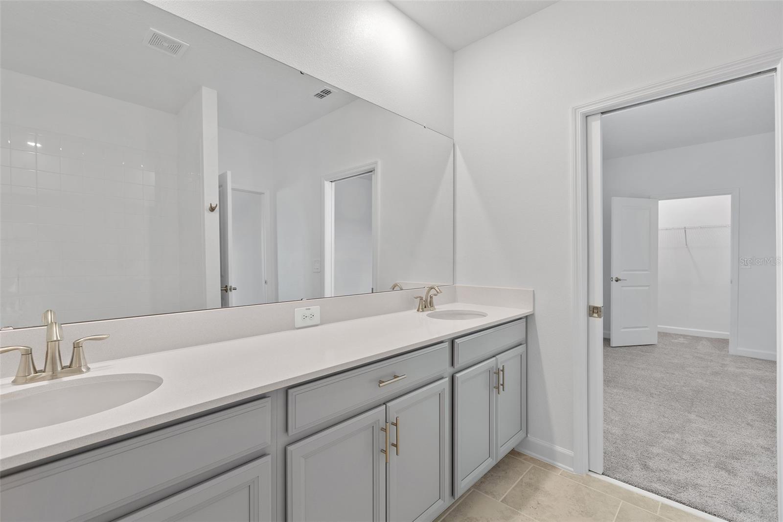 3039 Addison Blvd Property Photo 28