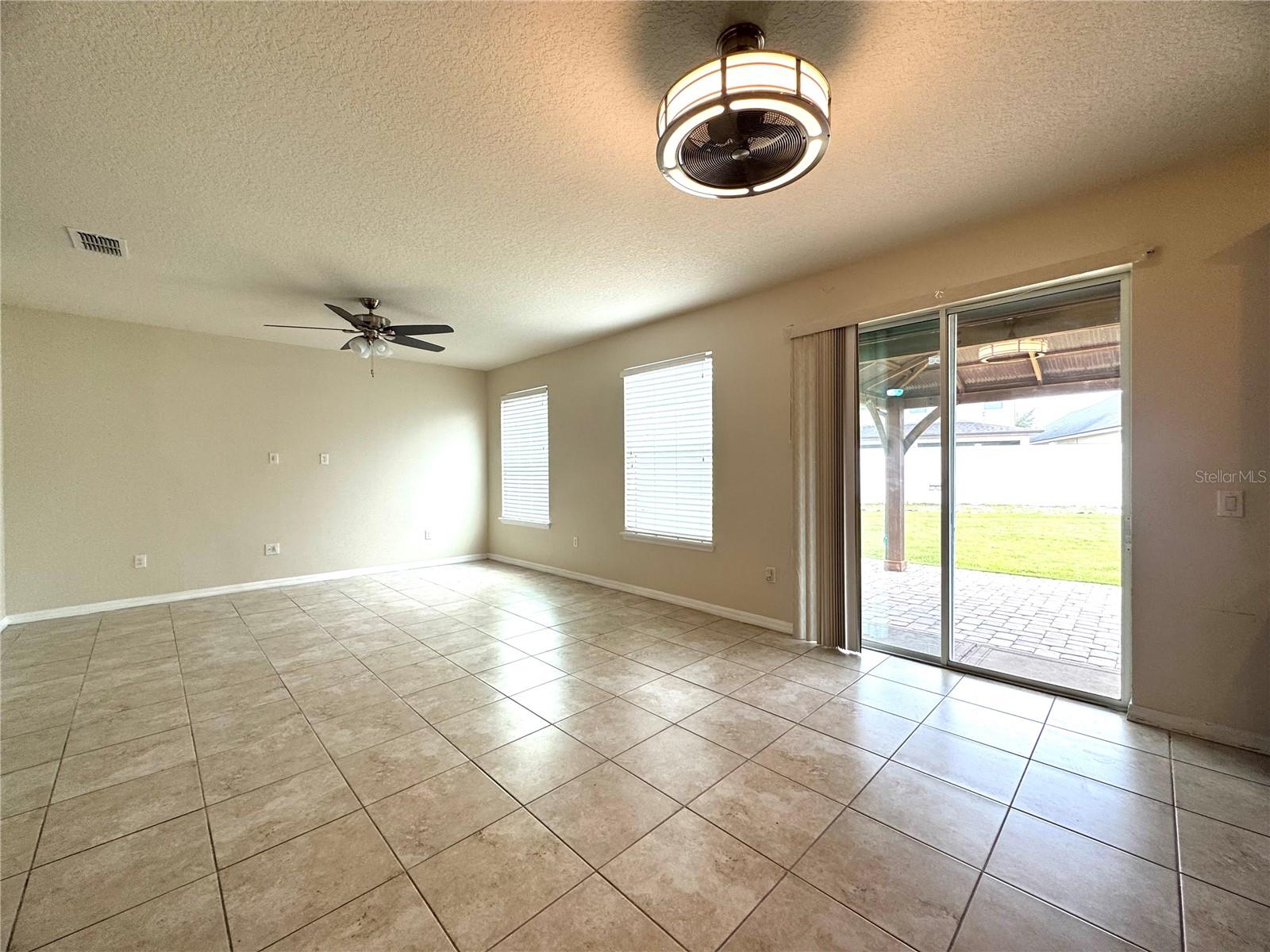 2504 Amati Dr Property Photo 13