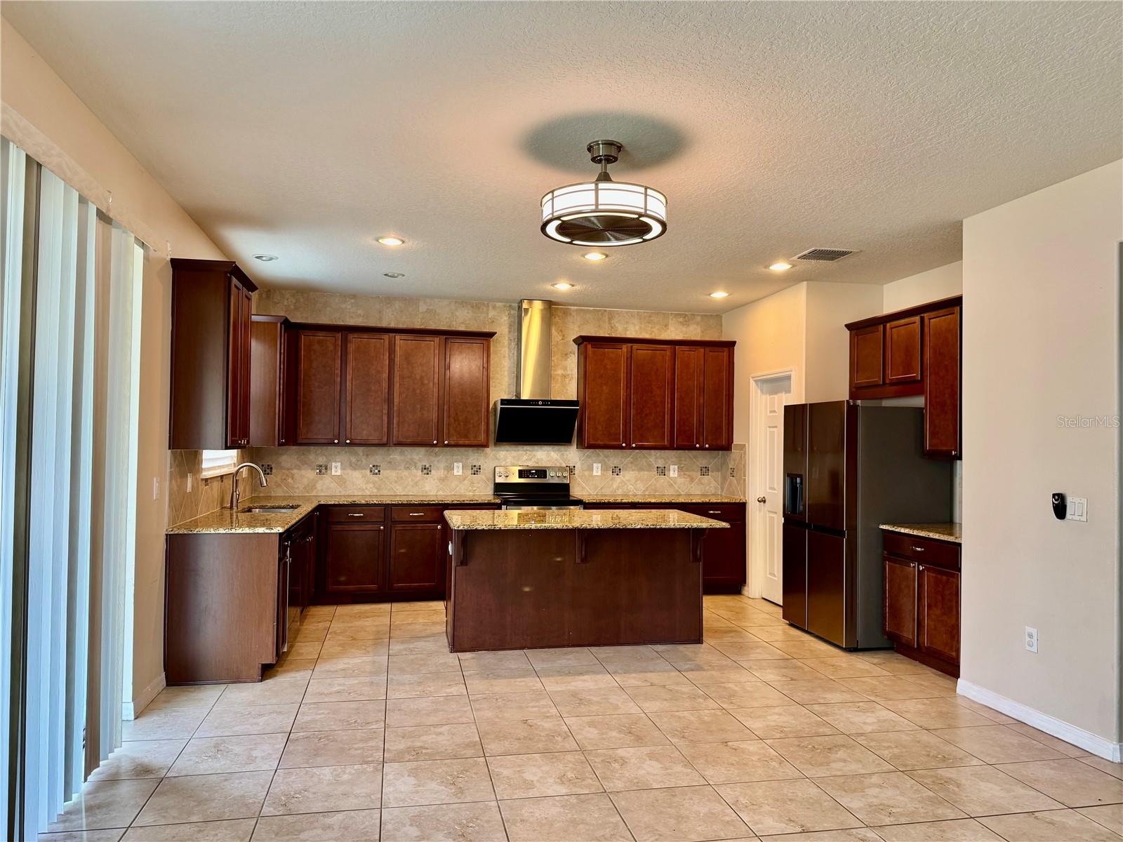 2504 Amati Dr Property Photo 14