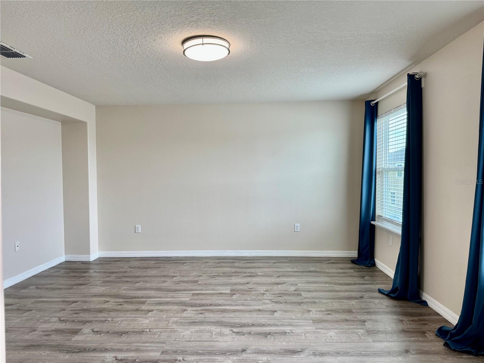 2504 Amati Dr Property Photo 24
