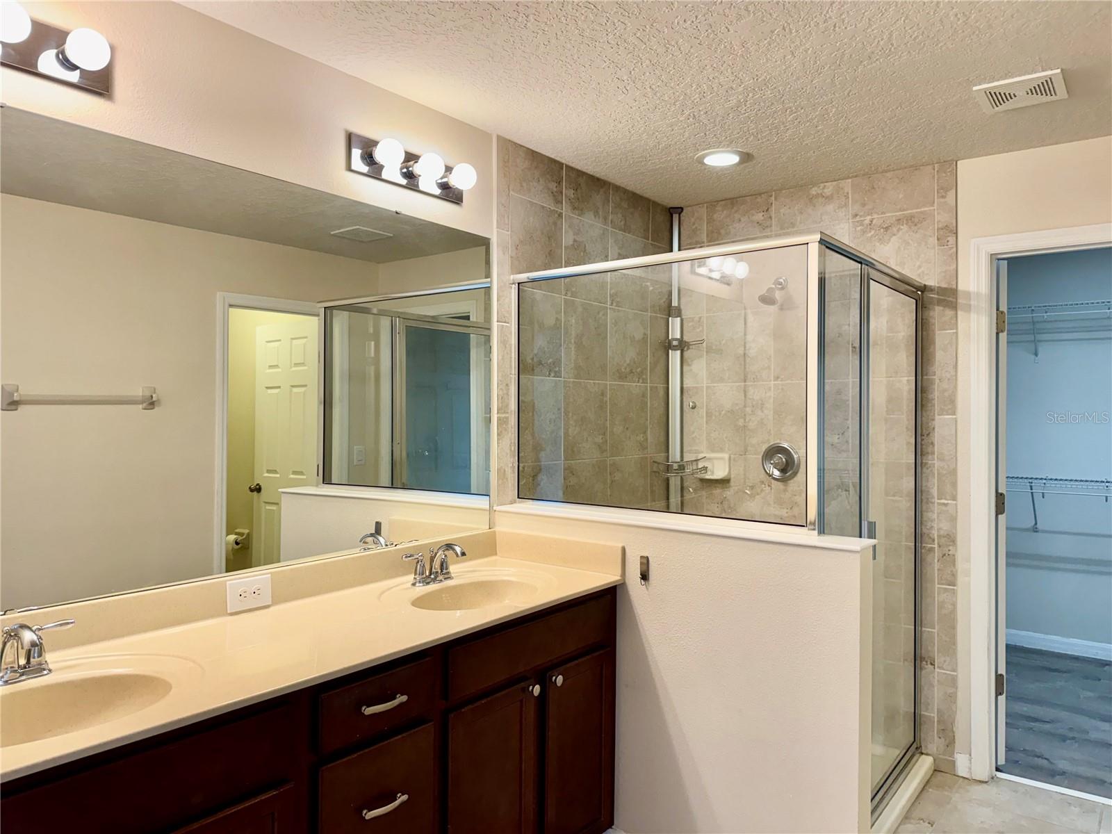2504 Amati Dr Property Photo 26