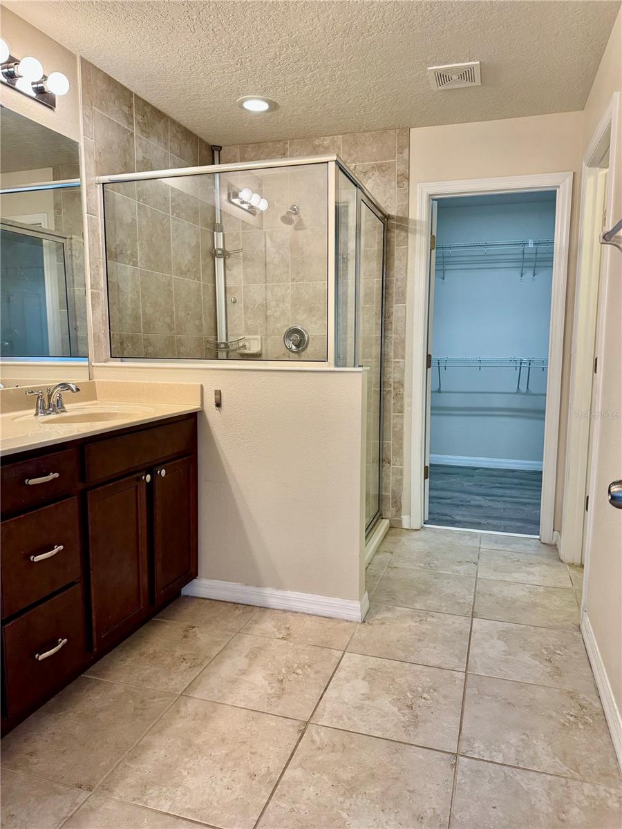 2504 Amati Dr Property Photo 27