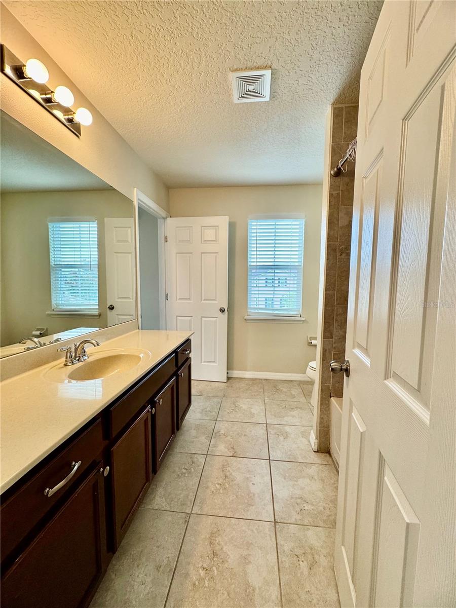 2504 Amati Dr Property Photo 34