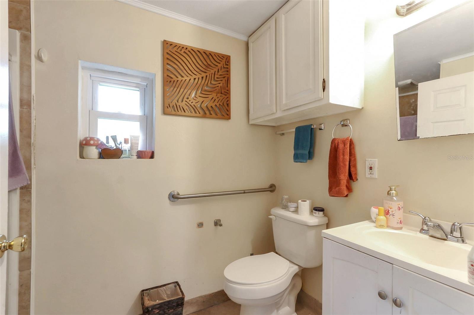 917 Oxford St Property Photo 10