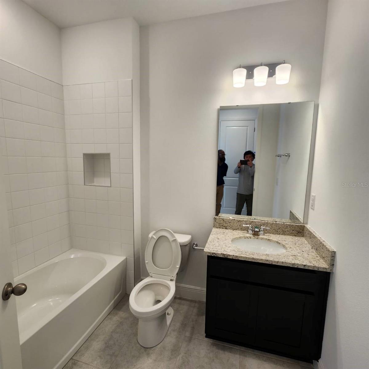 19050 Blueleaf St Property Photo 15