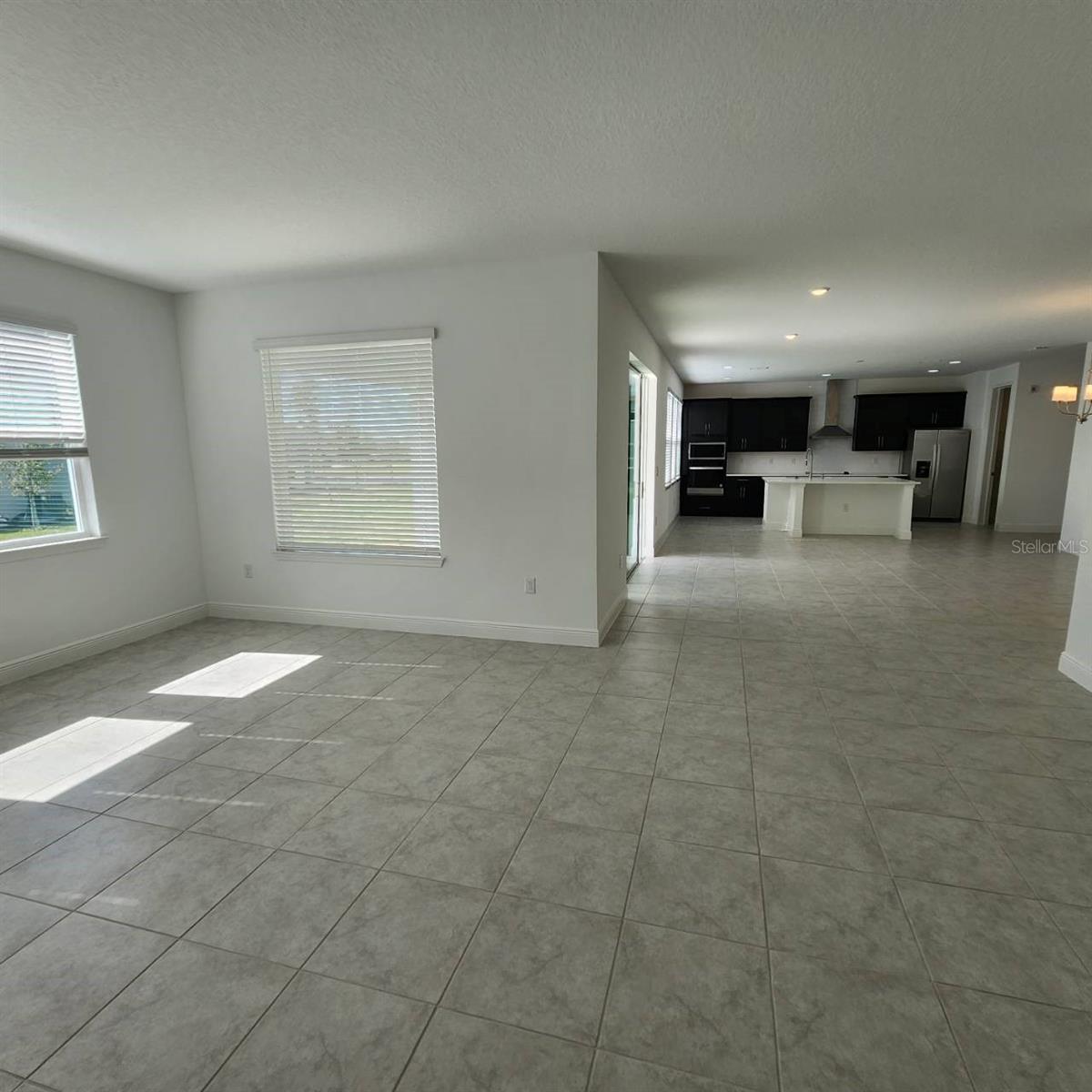 19050 Blueleaf St Property Photo 16