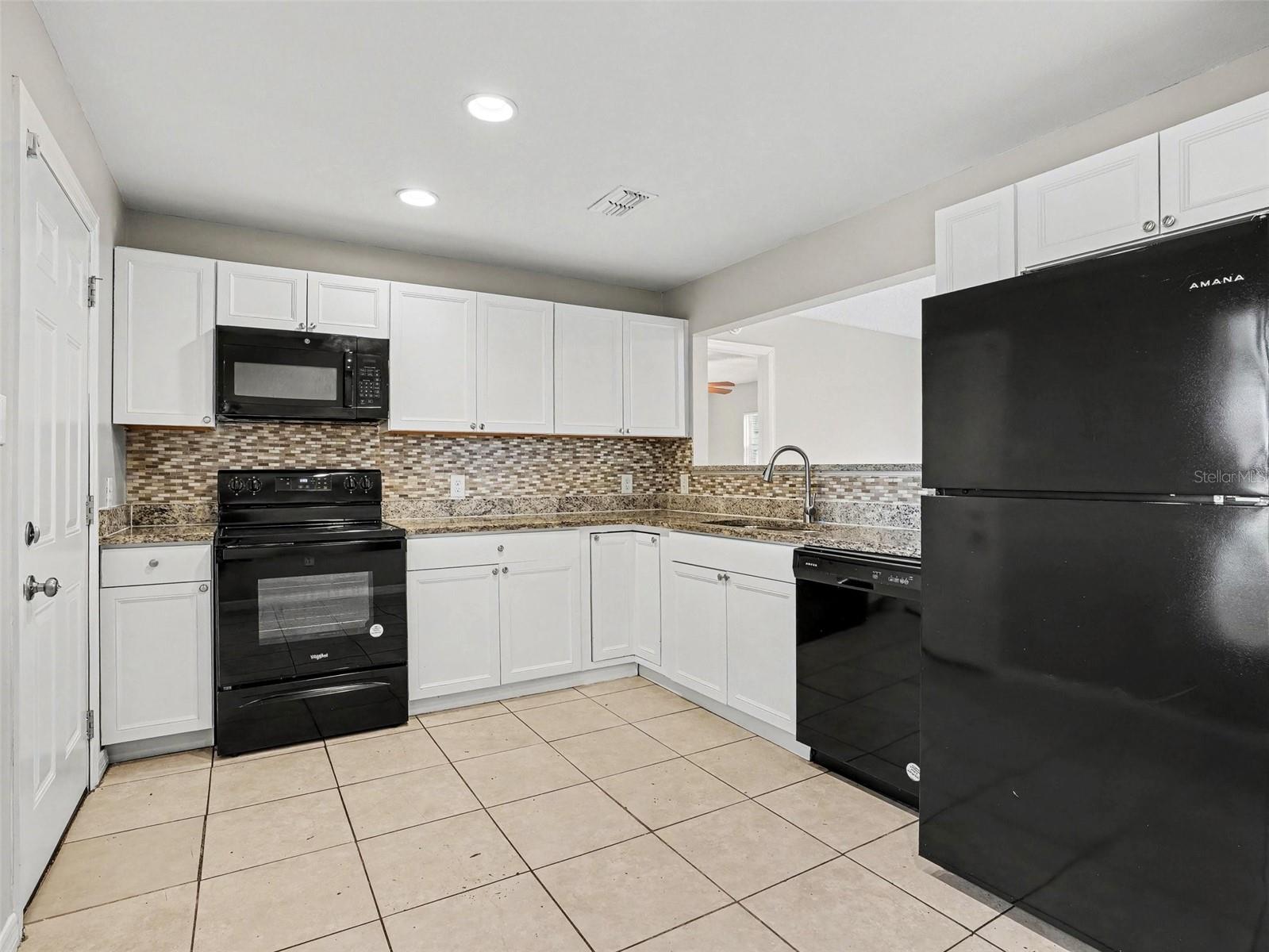 455 Cart Ct Property Photo 4