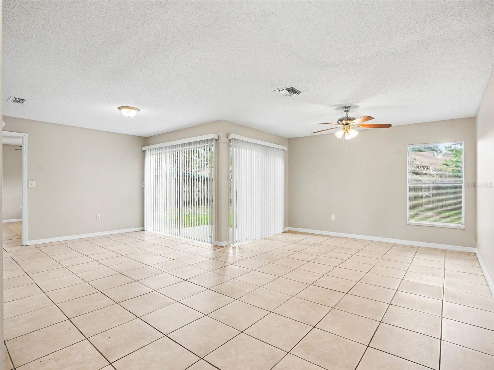 455 Cart Ct Property Photo 6