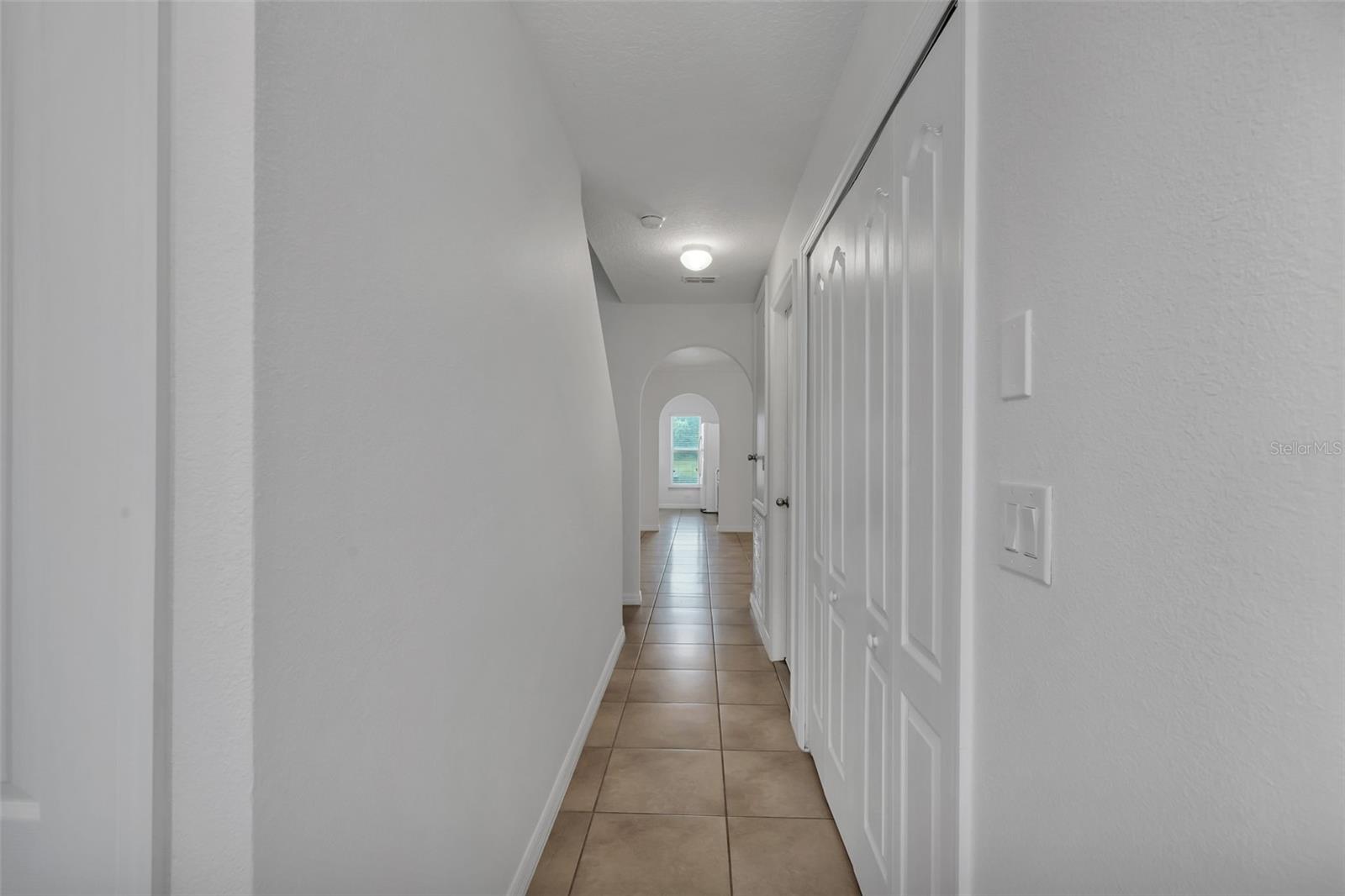 2900 Clarabelle Ct Property Photo 5