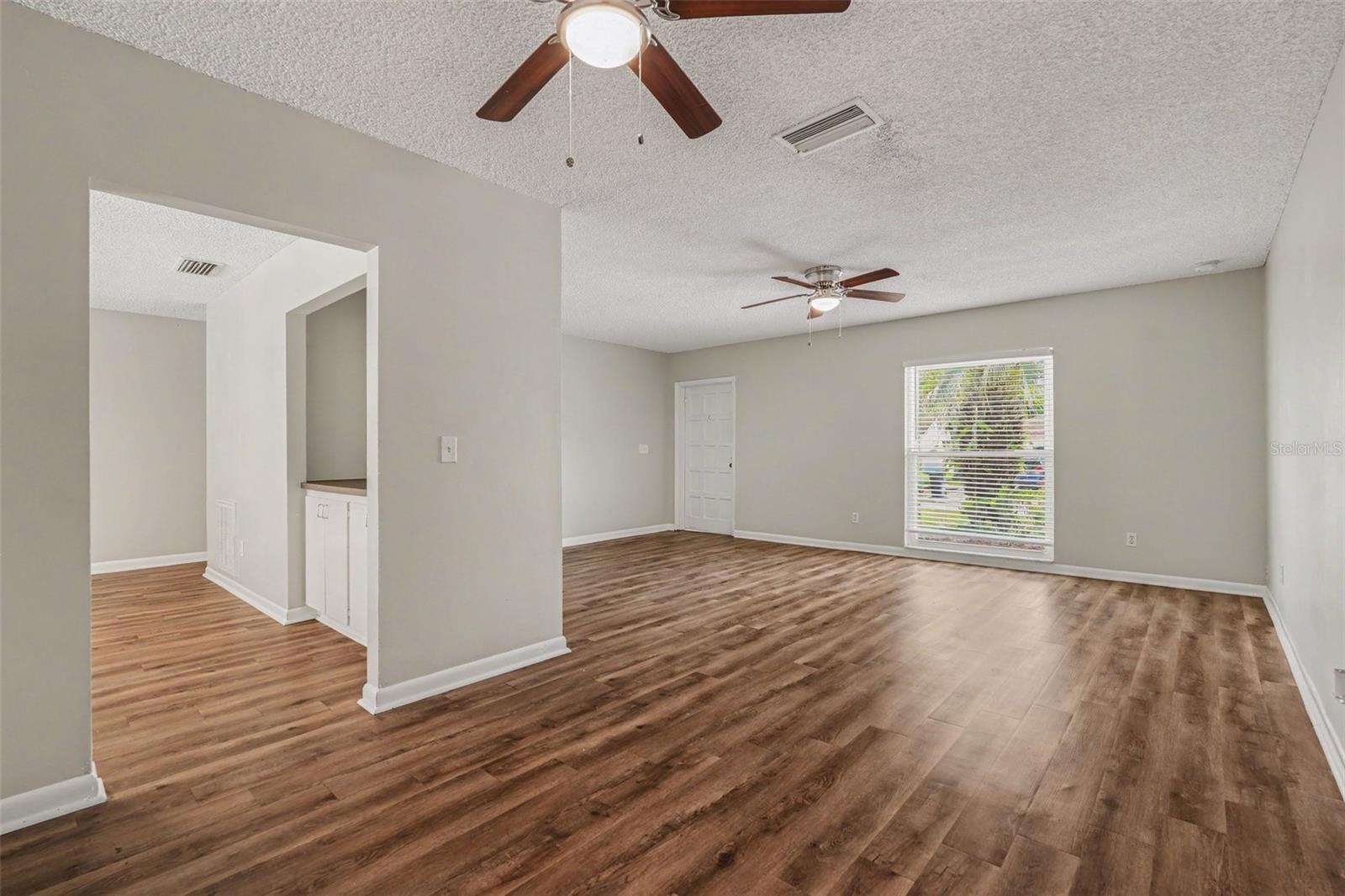 3607 Woodhill Dr Property Photo 3