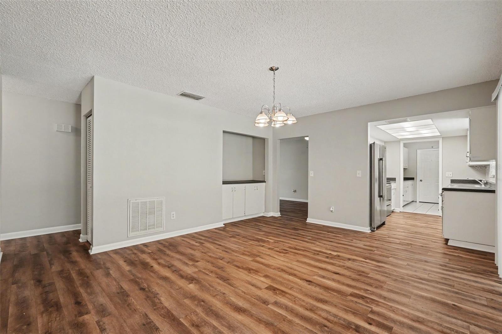 3607 Woodhill Dr Property Photo 6