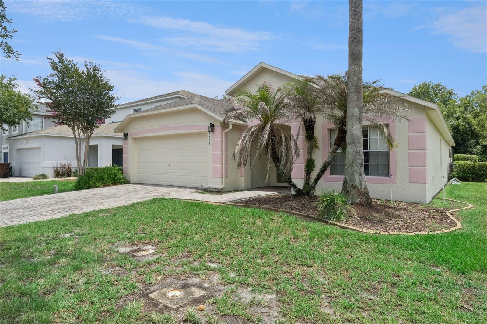 4706 Cumbrian Lakes Dr Property Photo 3