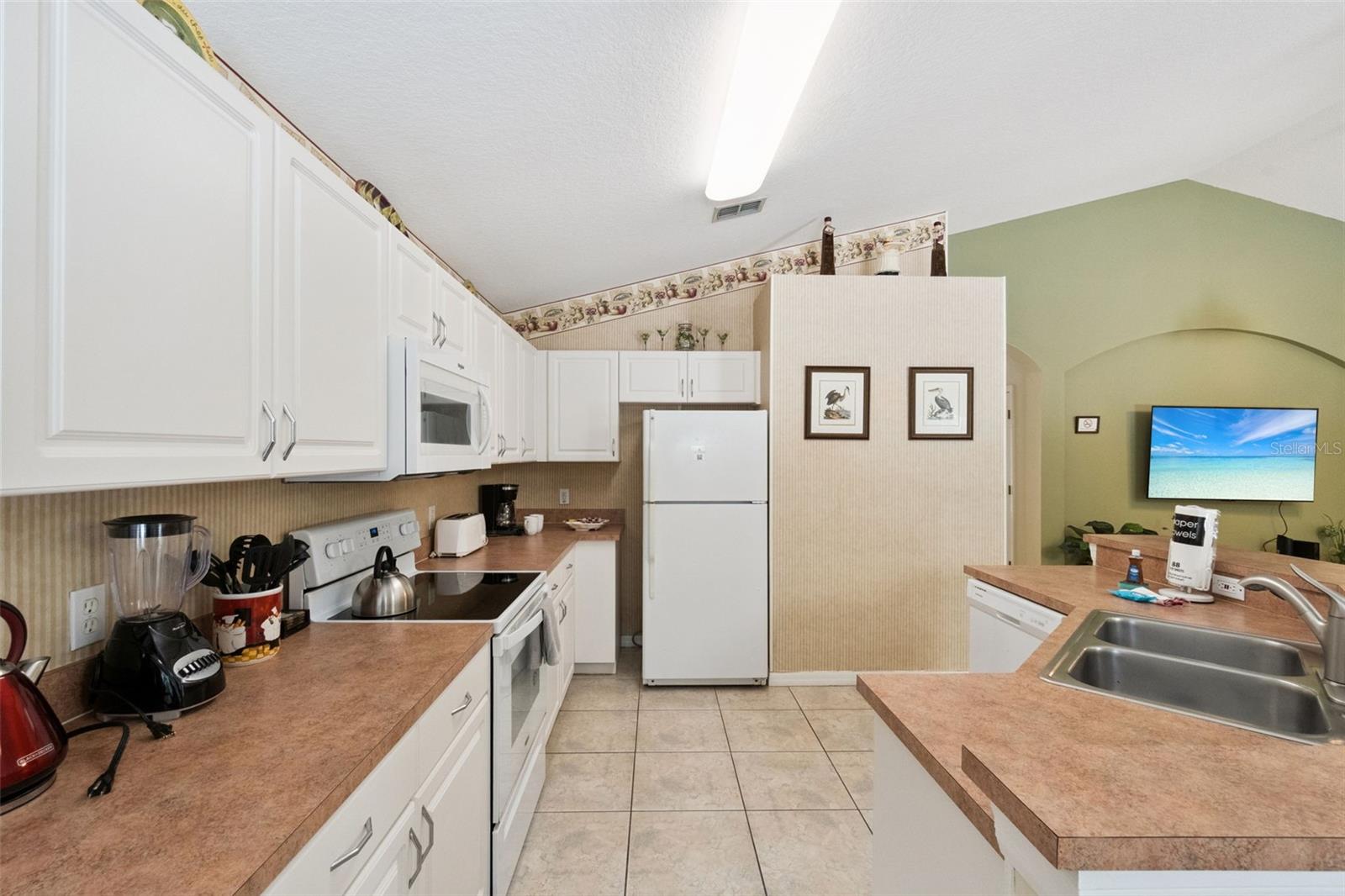 4706 Cumbrian Lakes Dr Property Photo 10