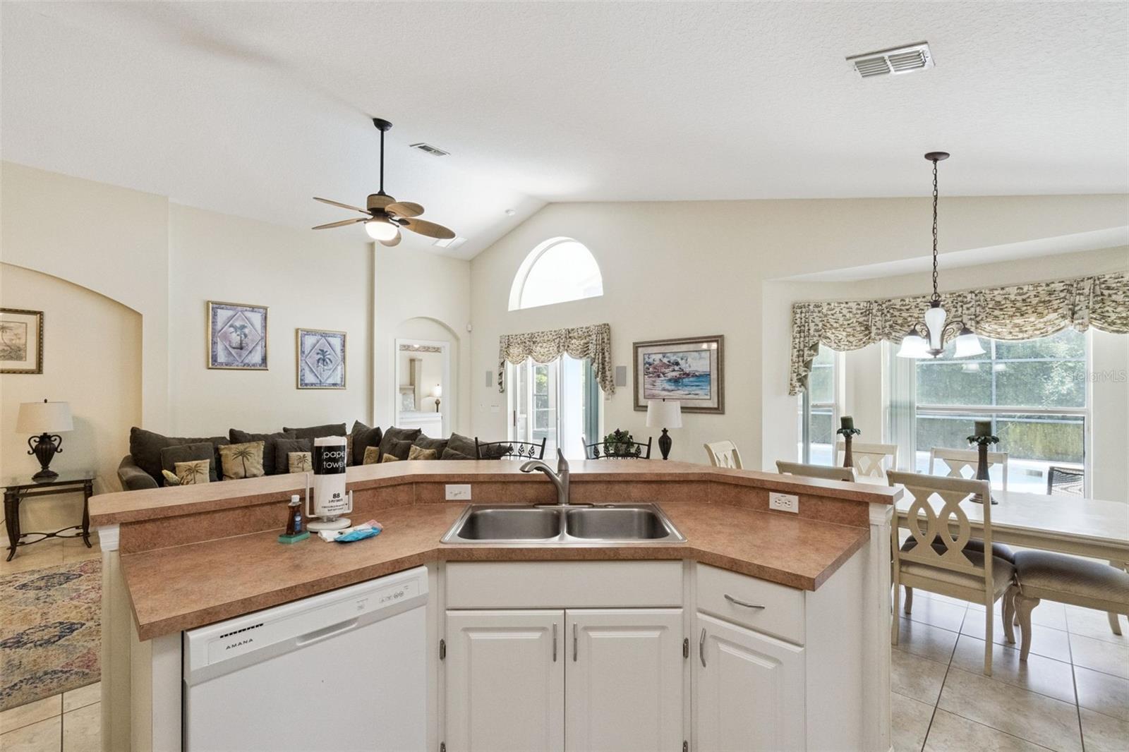 4706 Cumbrian Lakes Dr Property Photo 14