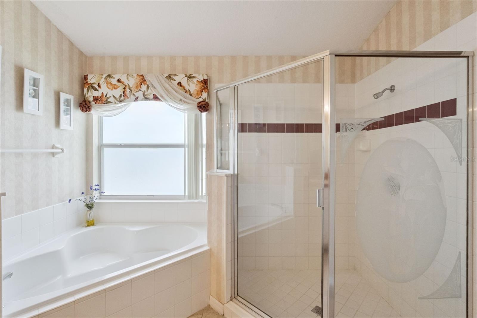 4706 Cumbrian Lakes Dr Property Photo 27