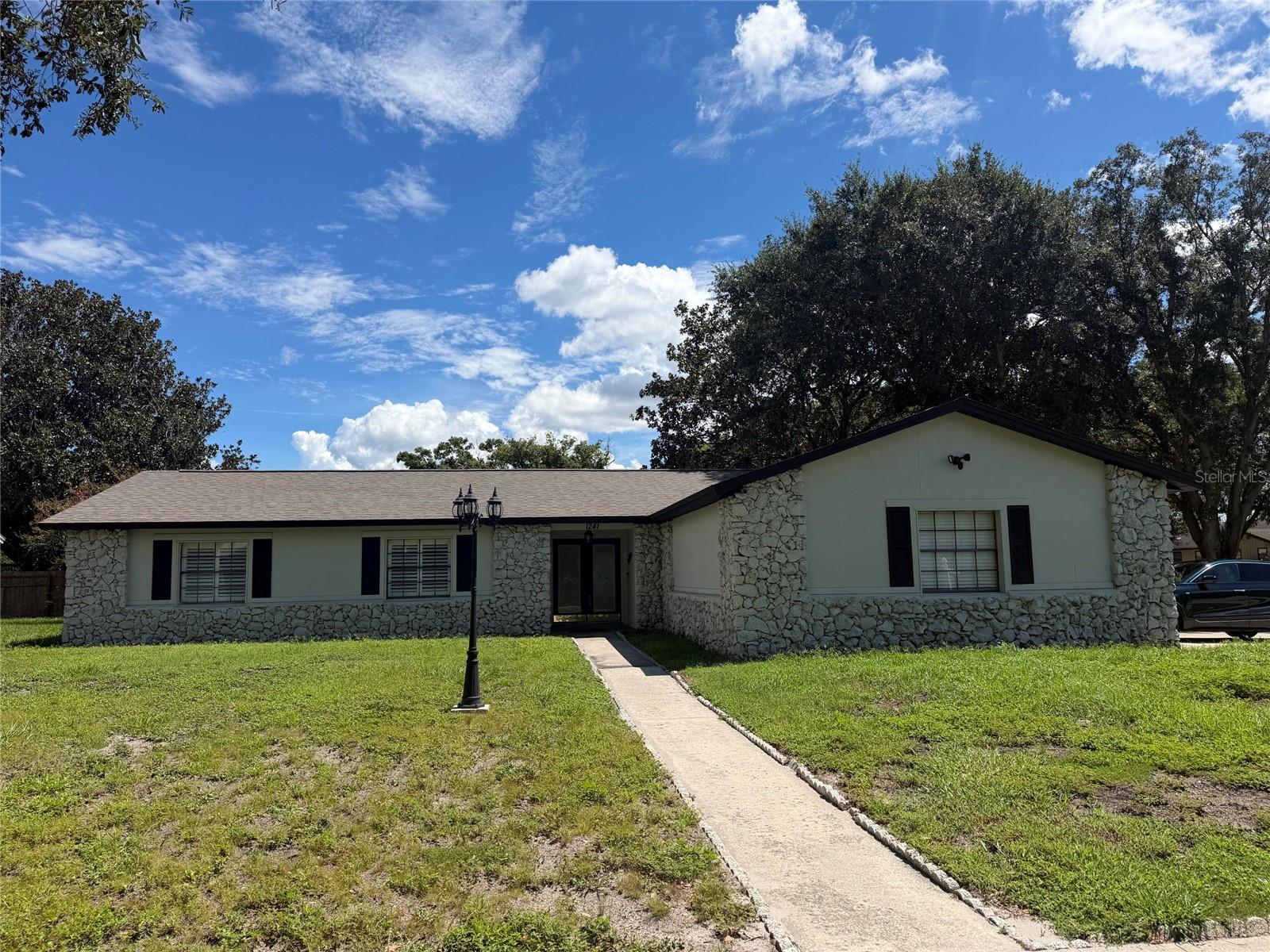 1241 Angeline Ave Property Photo