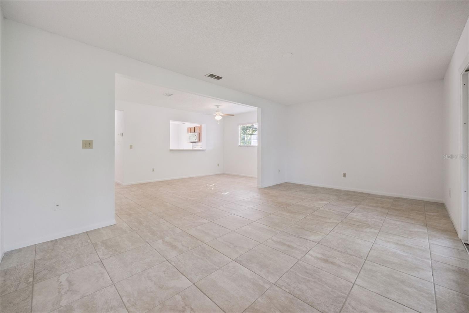 498 Green Spring Cir Property Photo 4