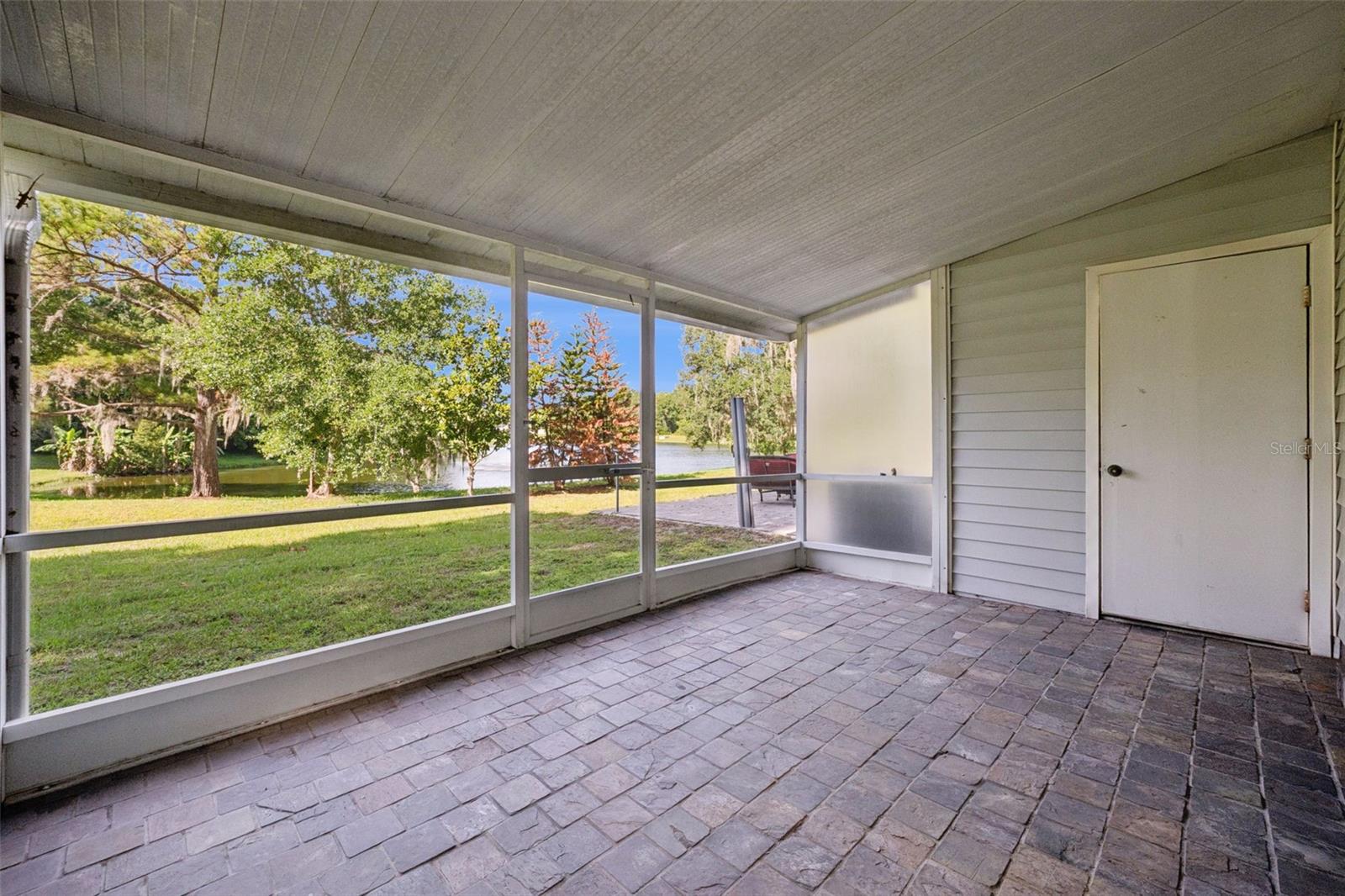 498 Green Spring Cir Property Photo 17