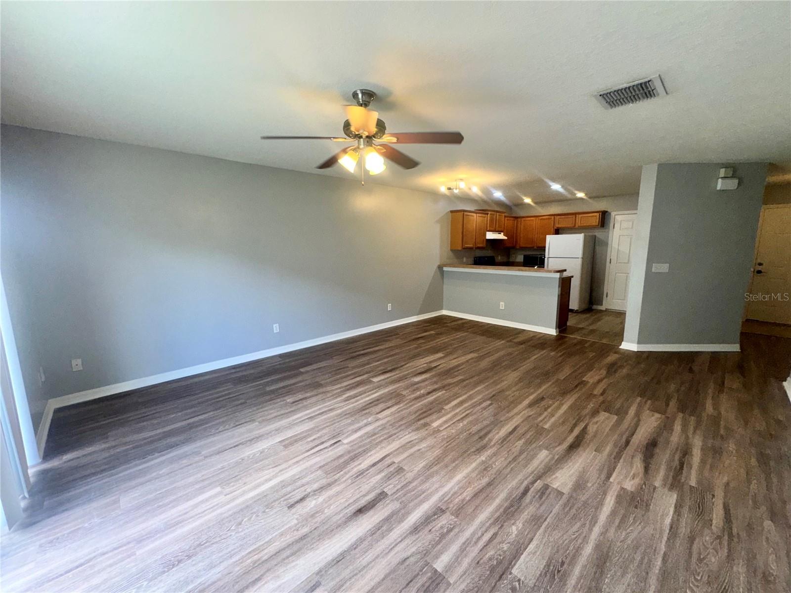 533 Cresting Oak Cir #79 Property Photo 3
