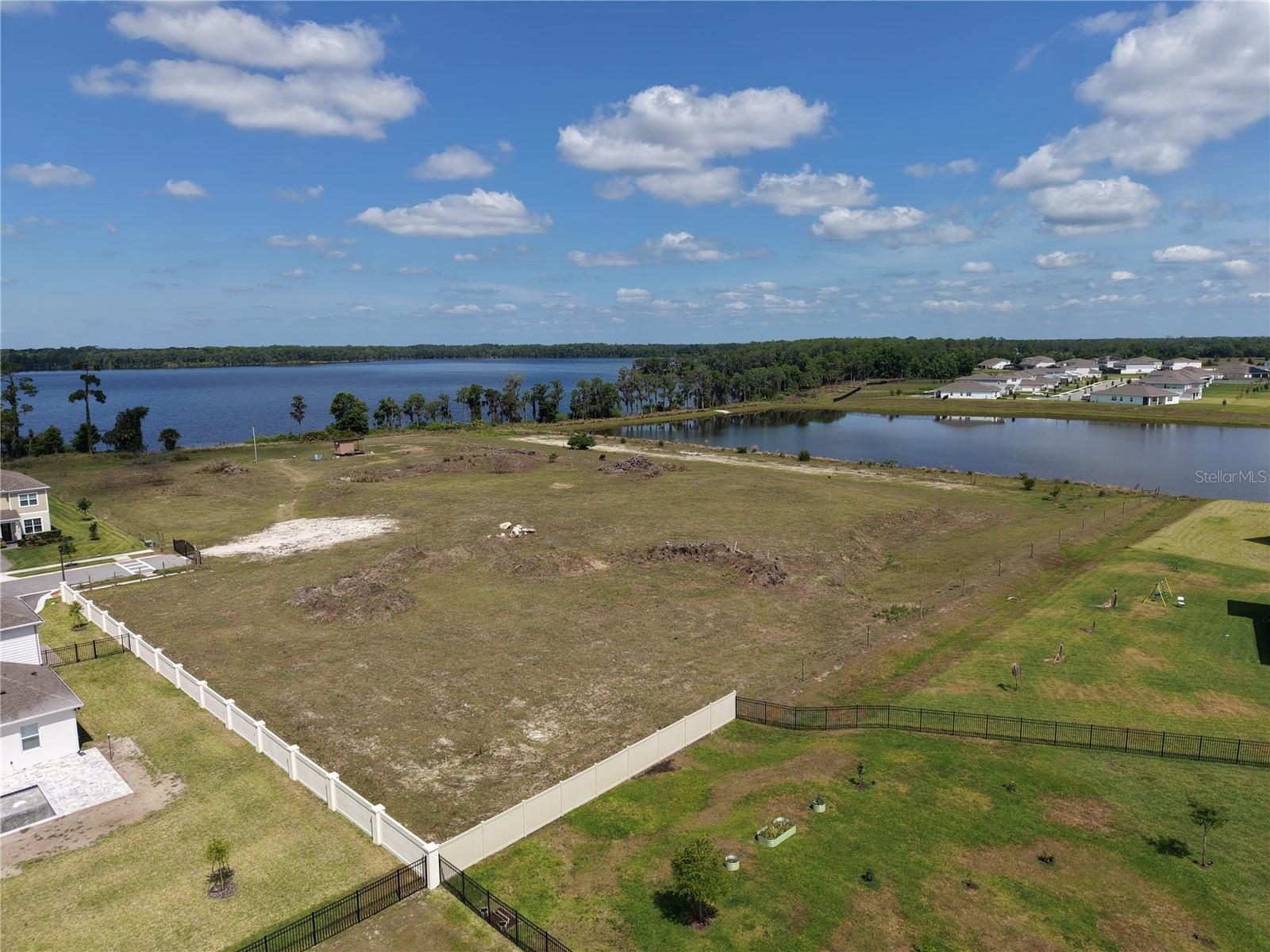Lake Pickett Rd Property Photo 4