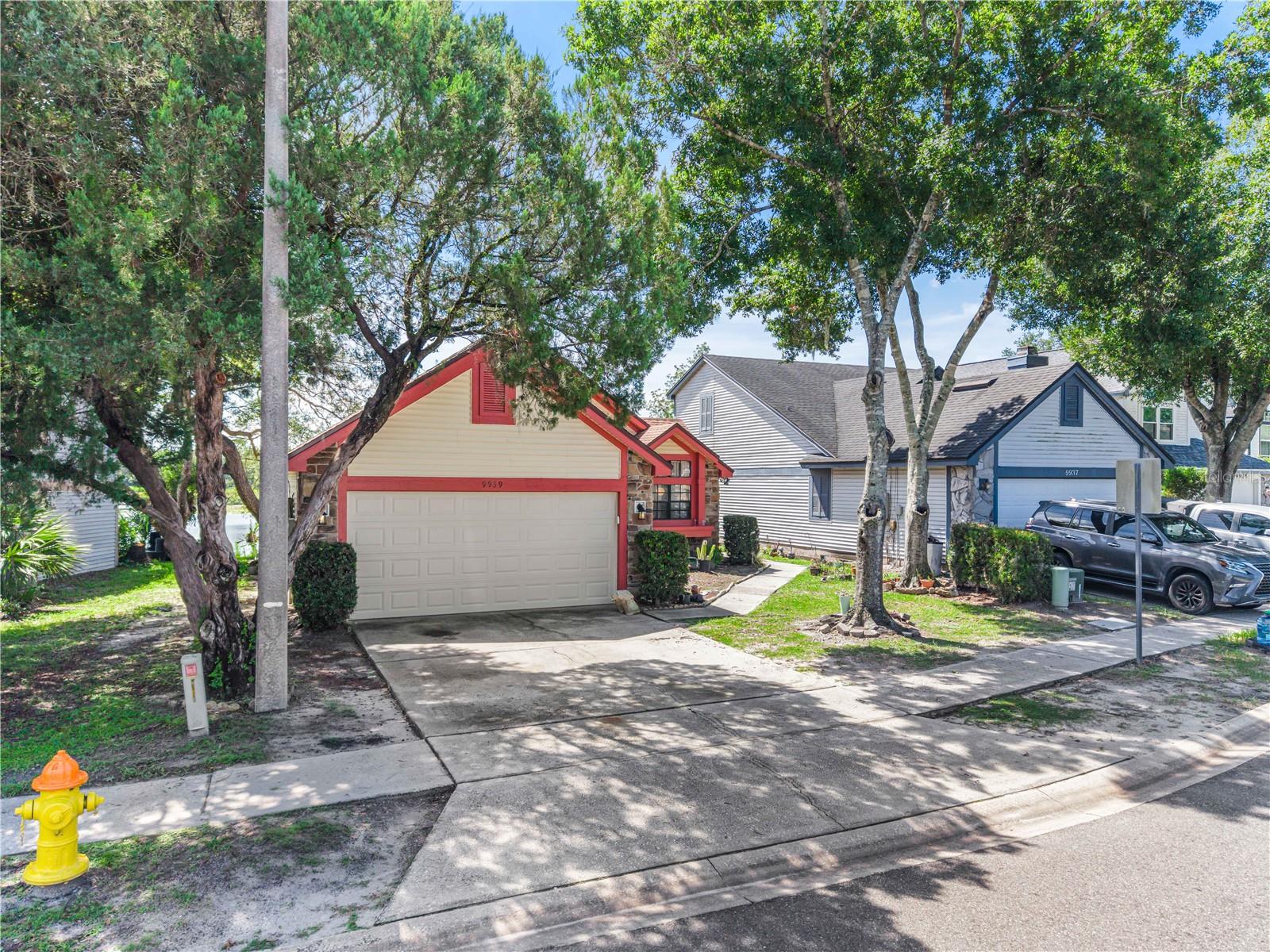 9939 Aloma Bend Ln Property Photo 14