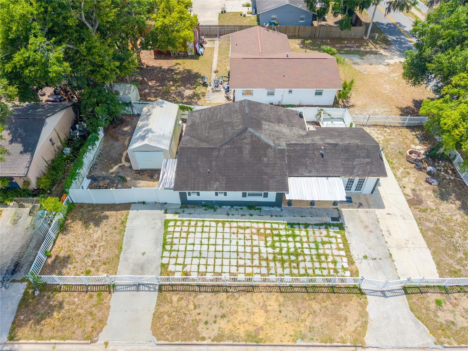 1230 E 1st Ave Property Photo 4