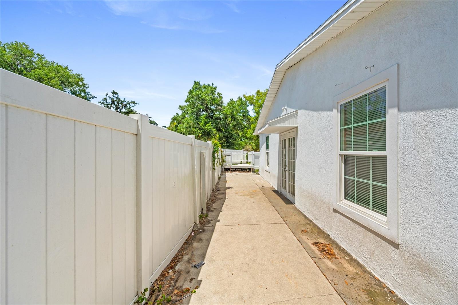 1230 E 1st Ave Property Photo 32