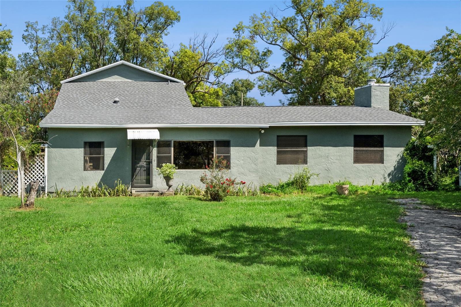 2323 Devon Ct Property Photo 1