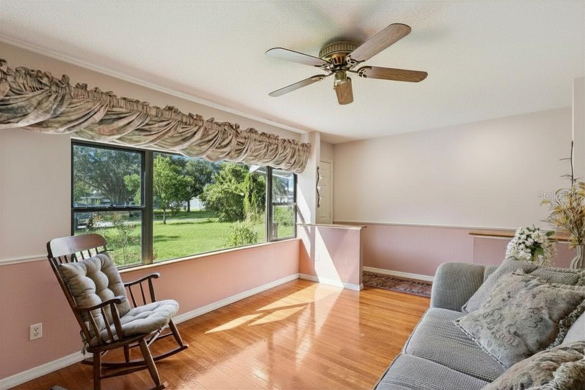 2323 Devon Ct Property Photo 5