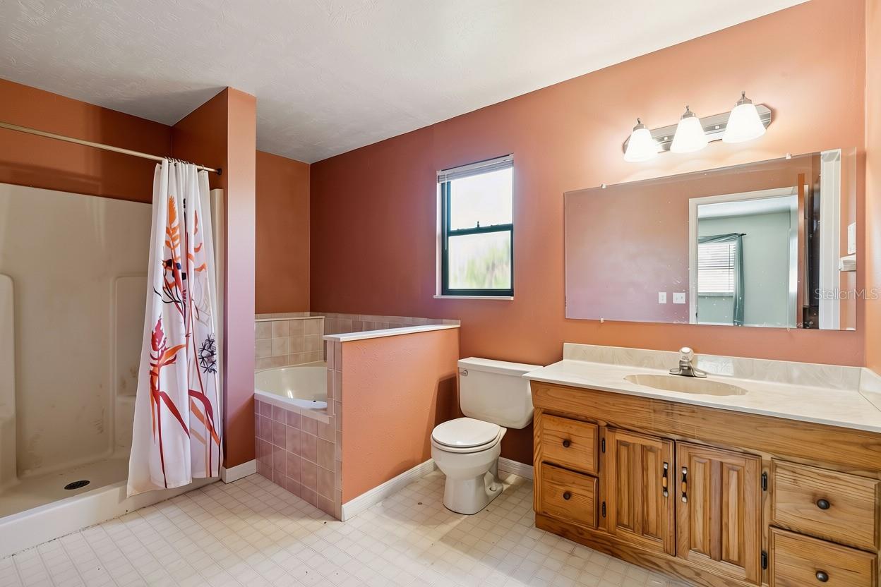 2323 Devon Ct Property Photo 18