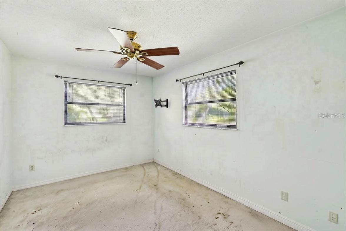 2323 Devon Ct Property Photo 21
