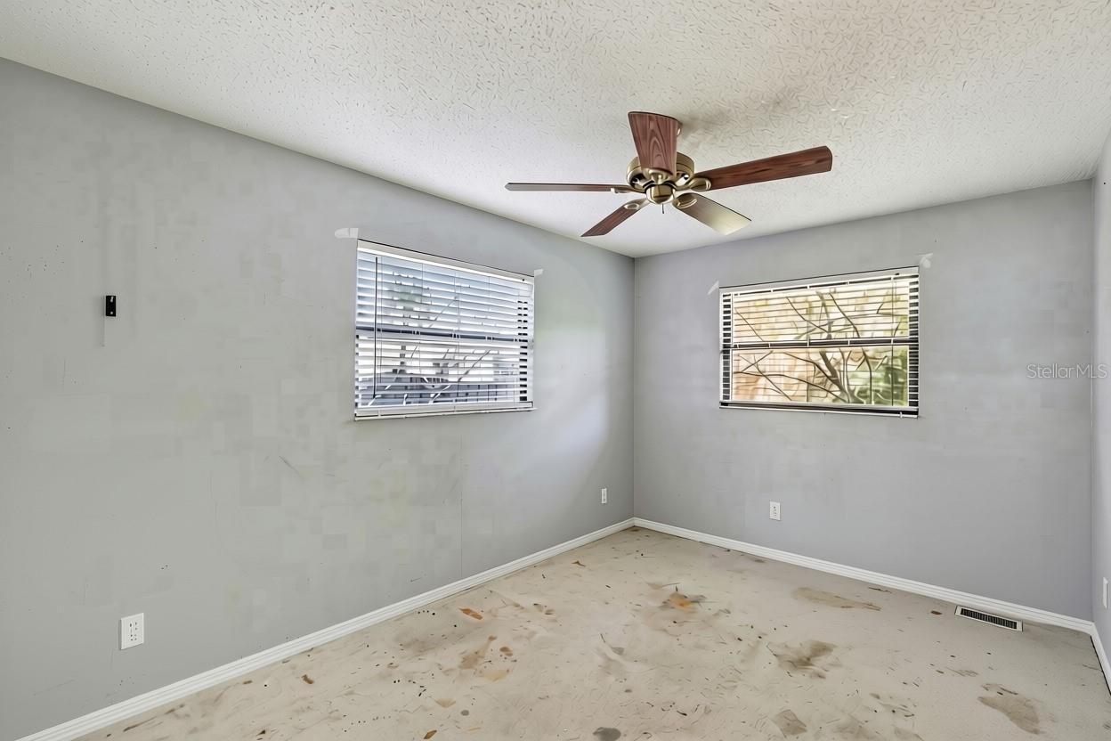 2323 Devon Ct Property Photo 22