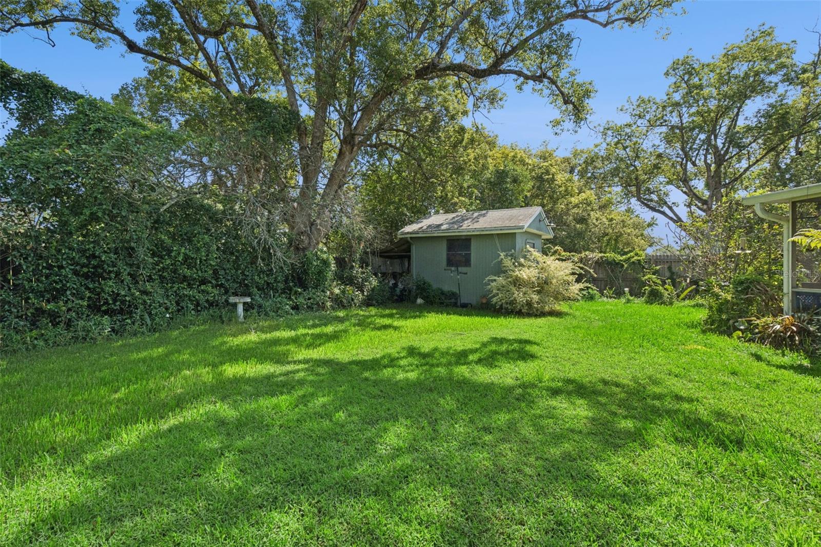 2323 Devon Ct Property Photo 28