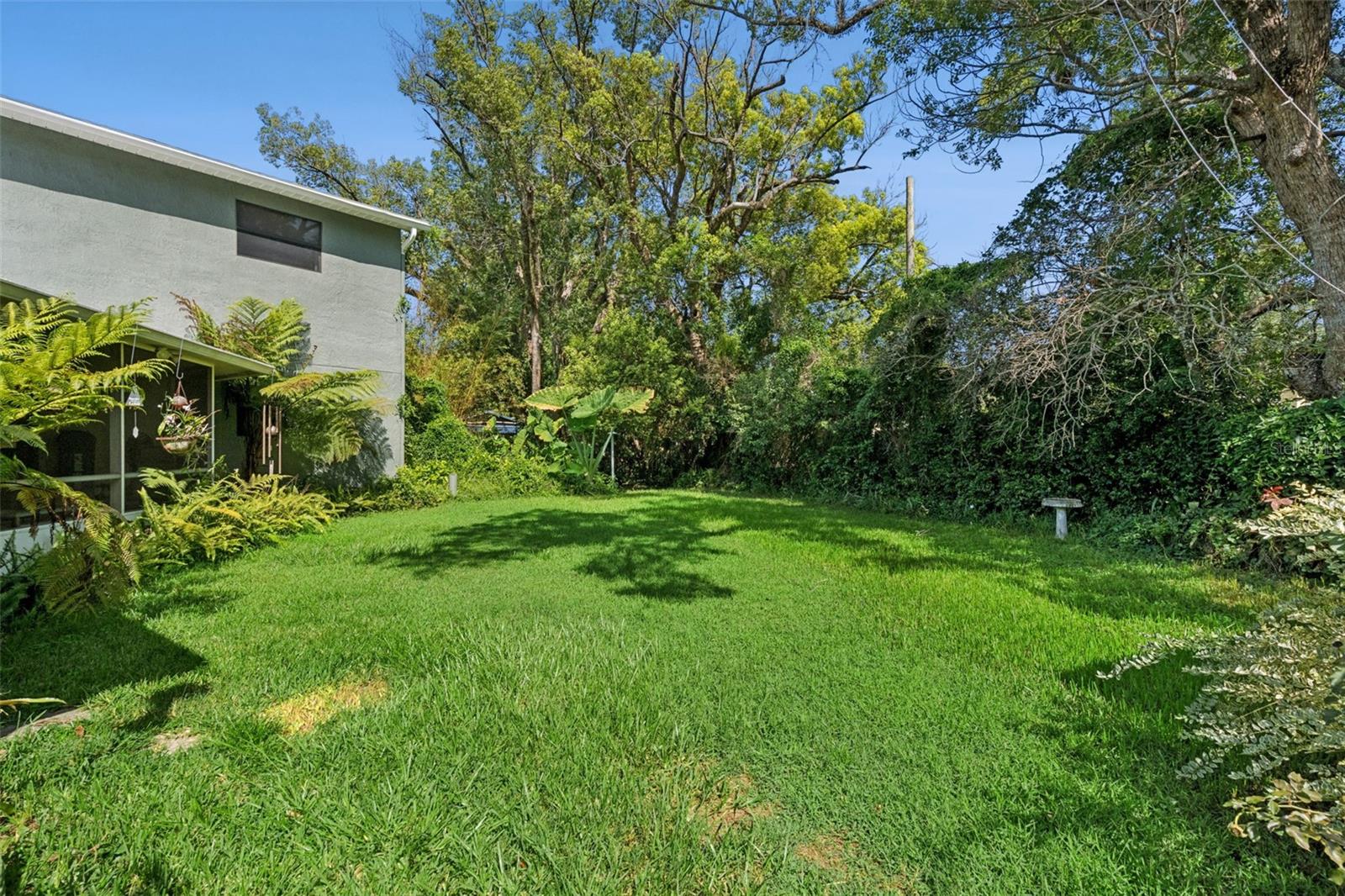 2323 Devon Ct Property Photo 30