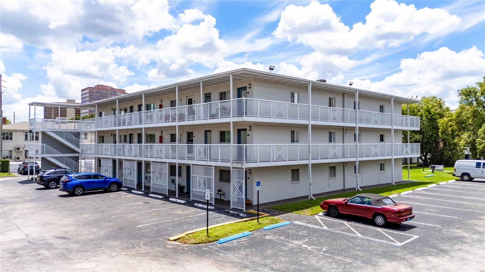 320 LAKEVIEW ST #323