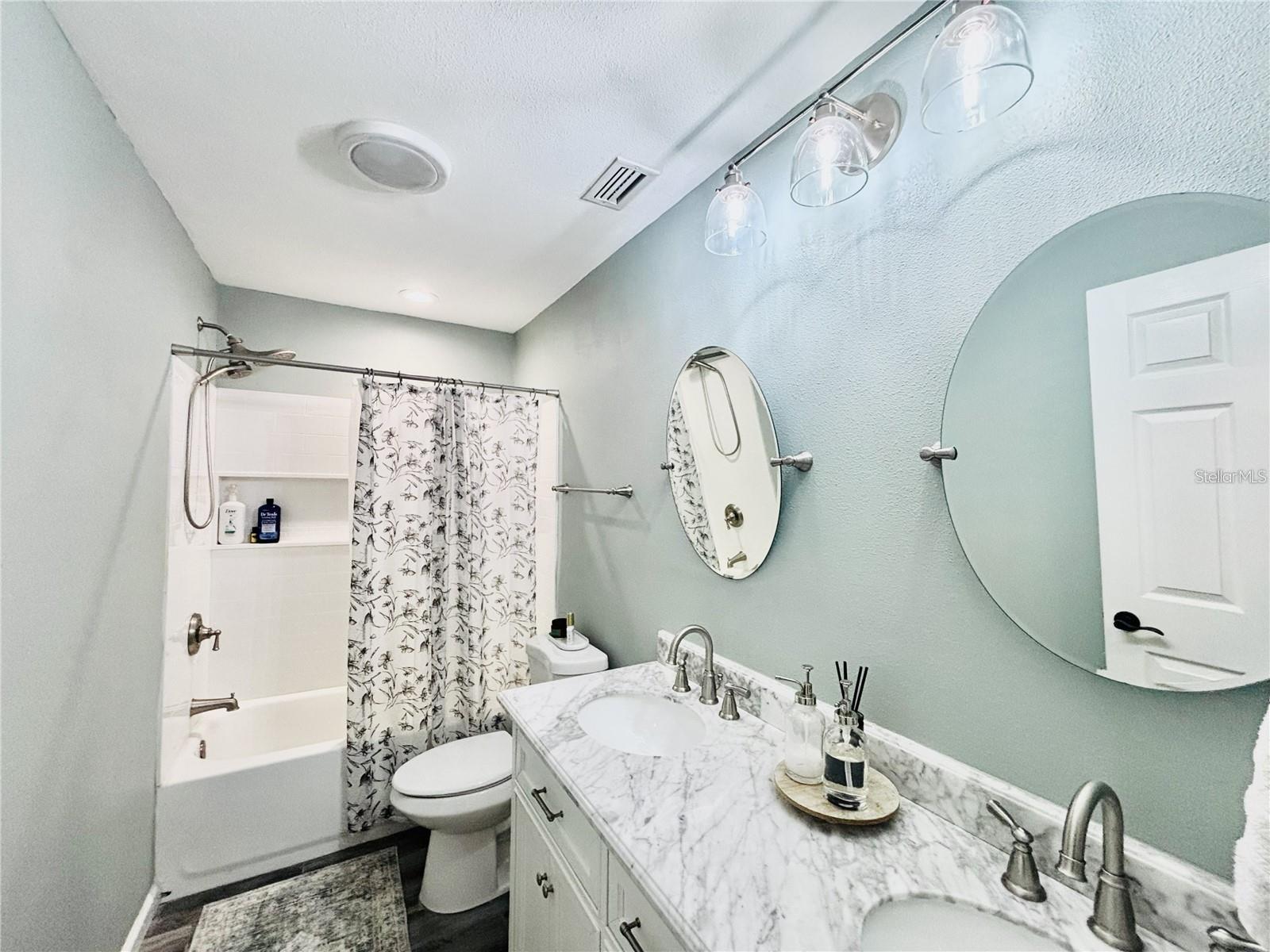 4033 W 13 Property Photo 5