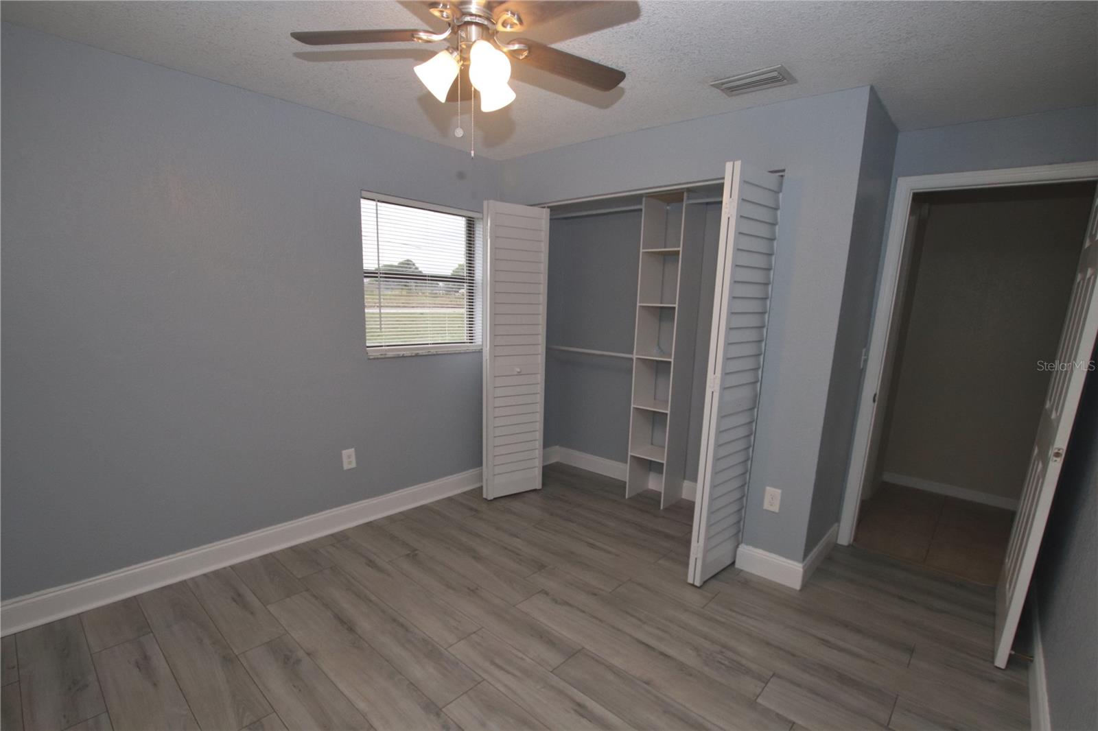 304 Sun Dial Ct Property Photo 23