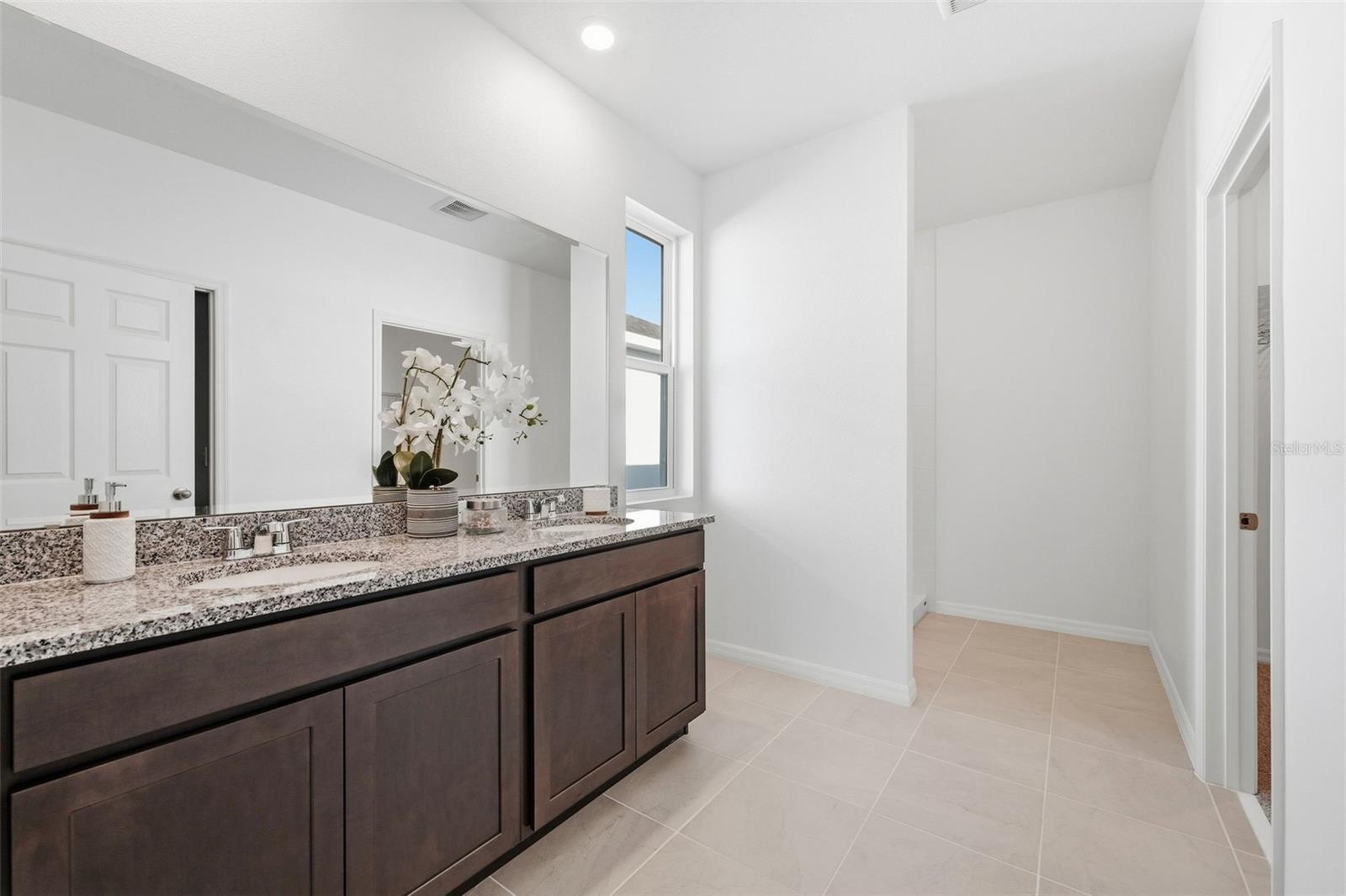 466 Marion Loop Property Photo 18