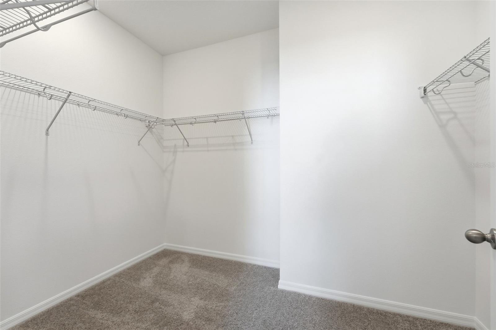 466 Marion Loop Property Photo 20