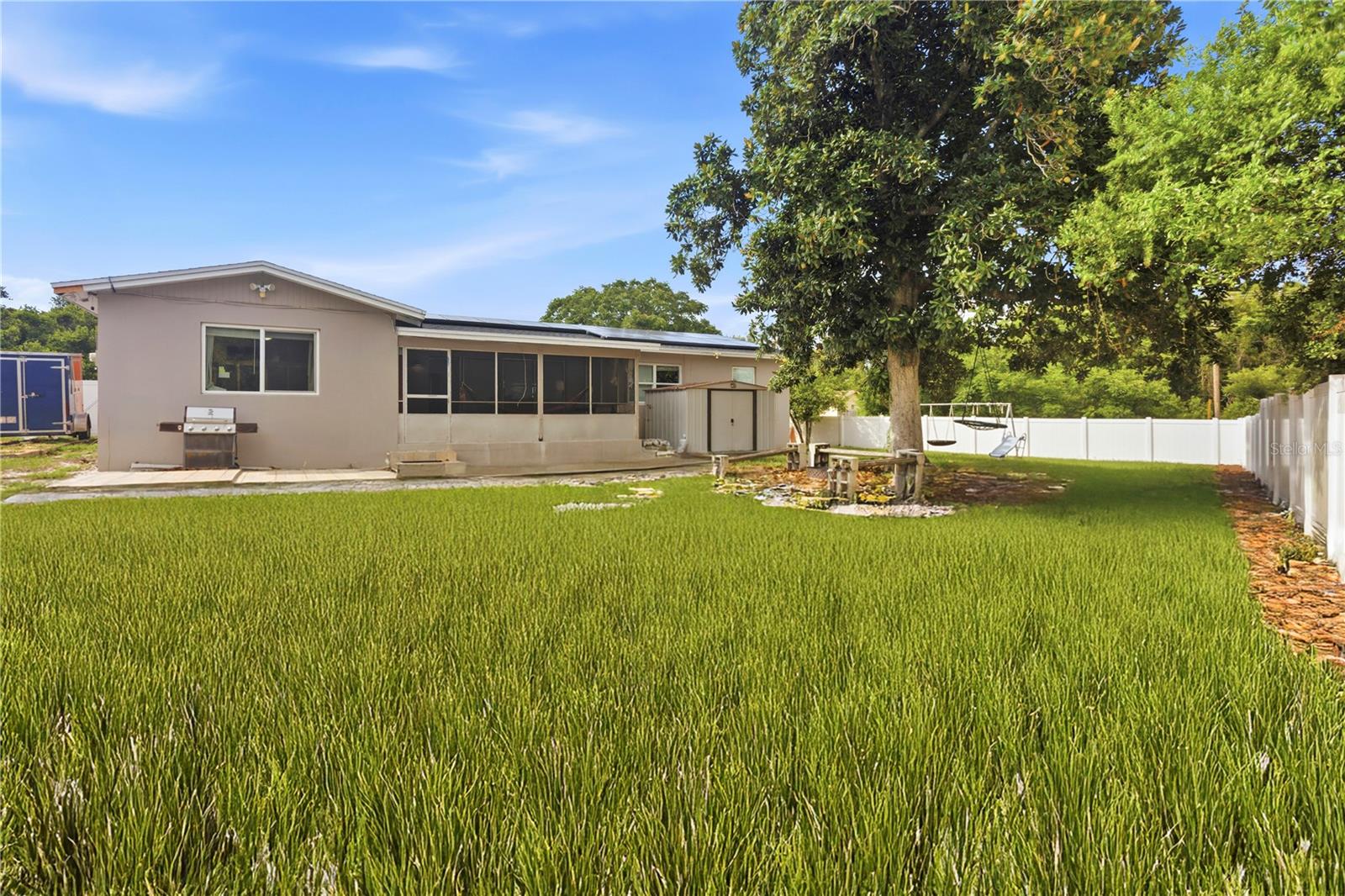 2067 E Barlington Dr Property Photo 9