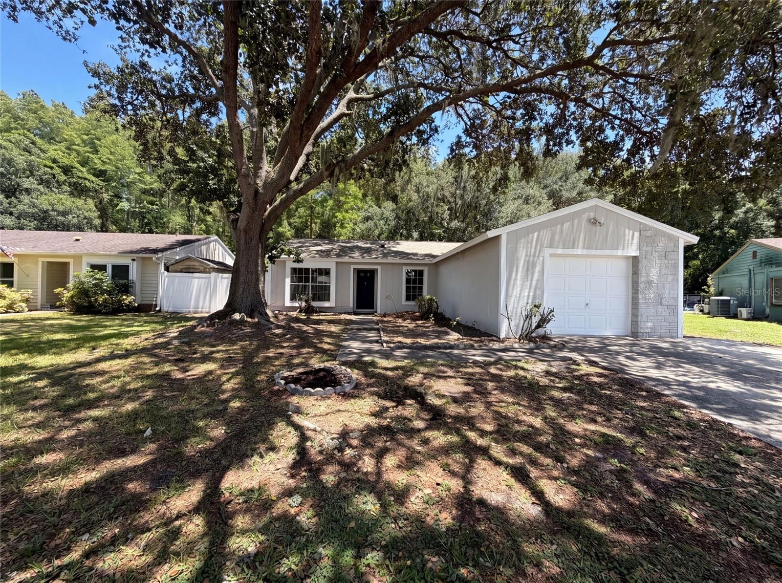 5720 KNEELAND LN Property Photo 1