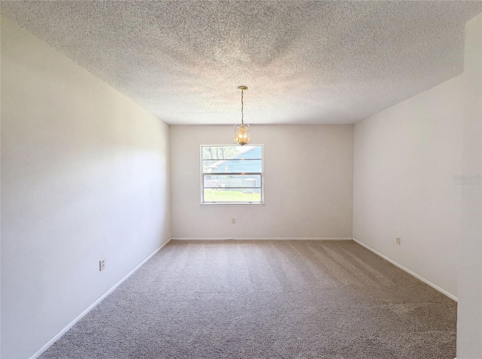 5720 Kneeland Ln Property Photo 4