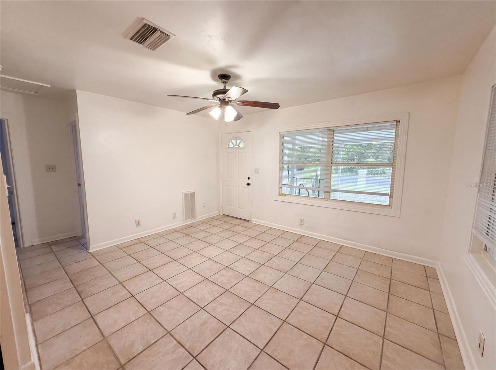 626 S 67th St Property Photo 4