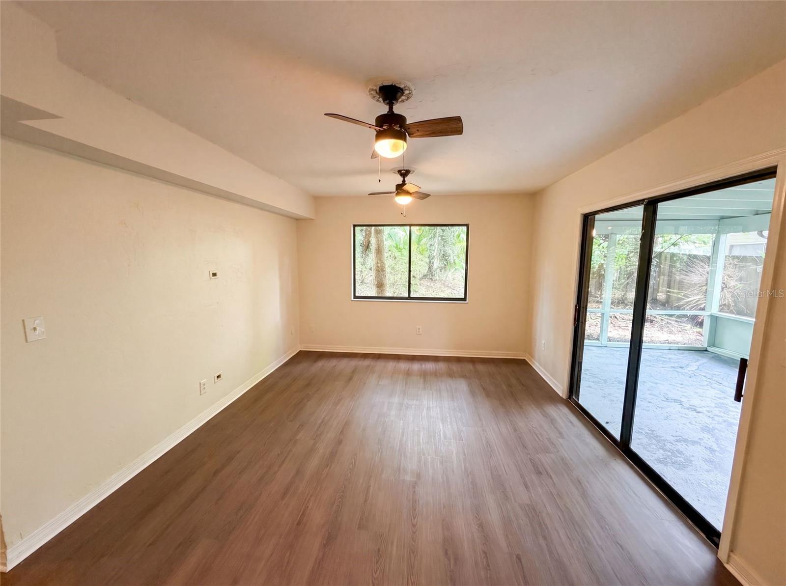 830 Dunbar Ter Property Photo 8