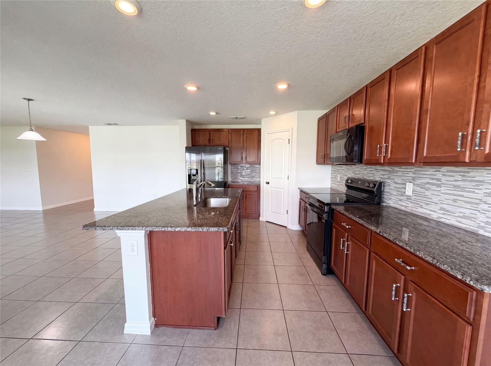 11534 Brighton Knoll Loop Property Photo 5