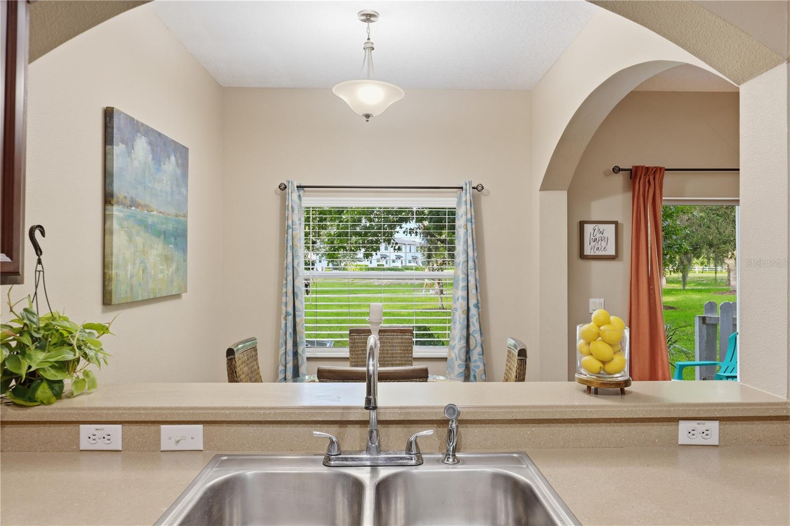 10291 Park Commons Dr Property Photo 15