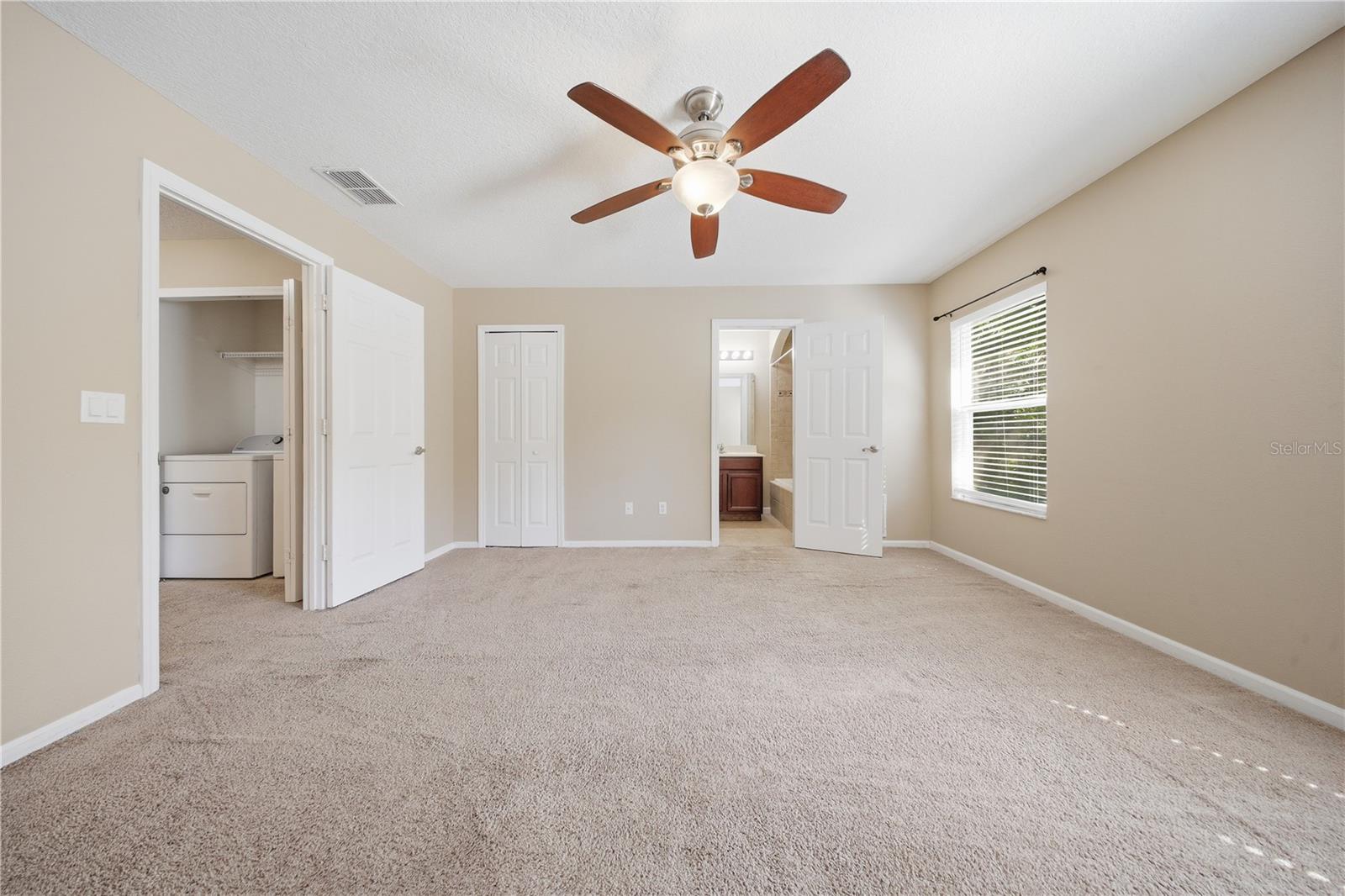 10291 Park Commons Dr Property Photo 21
