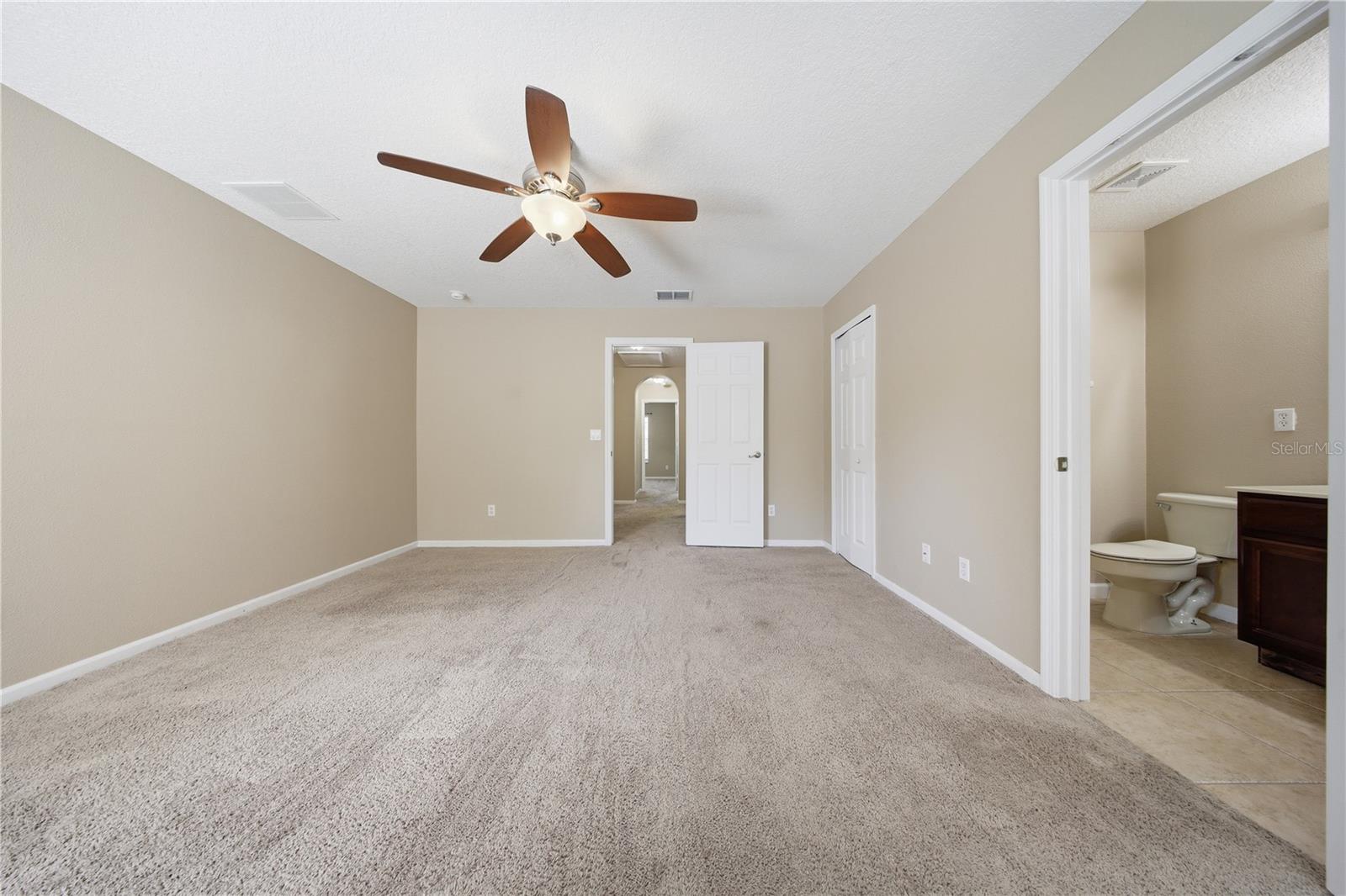 10291 Park Commons Dr Property Photo 22