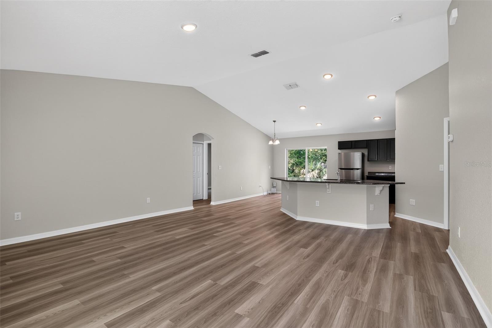 16 Spring Loop Ct Property Photo 15