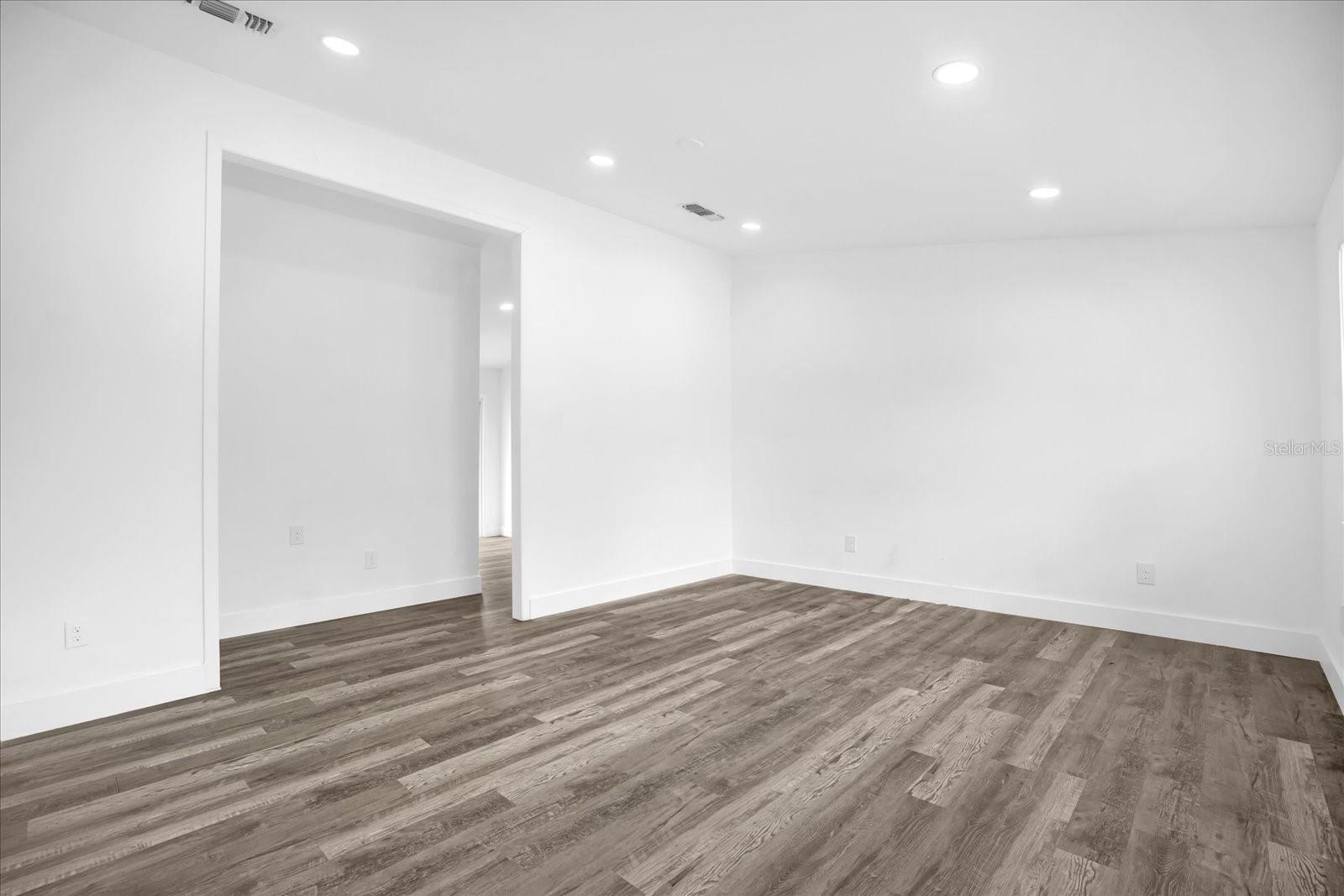 1730 Avenue C Ne Property Photo 2